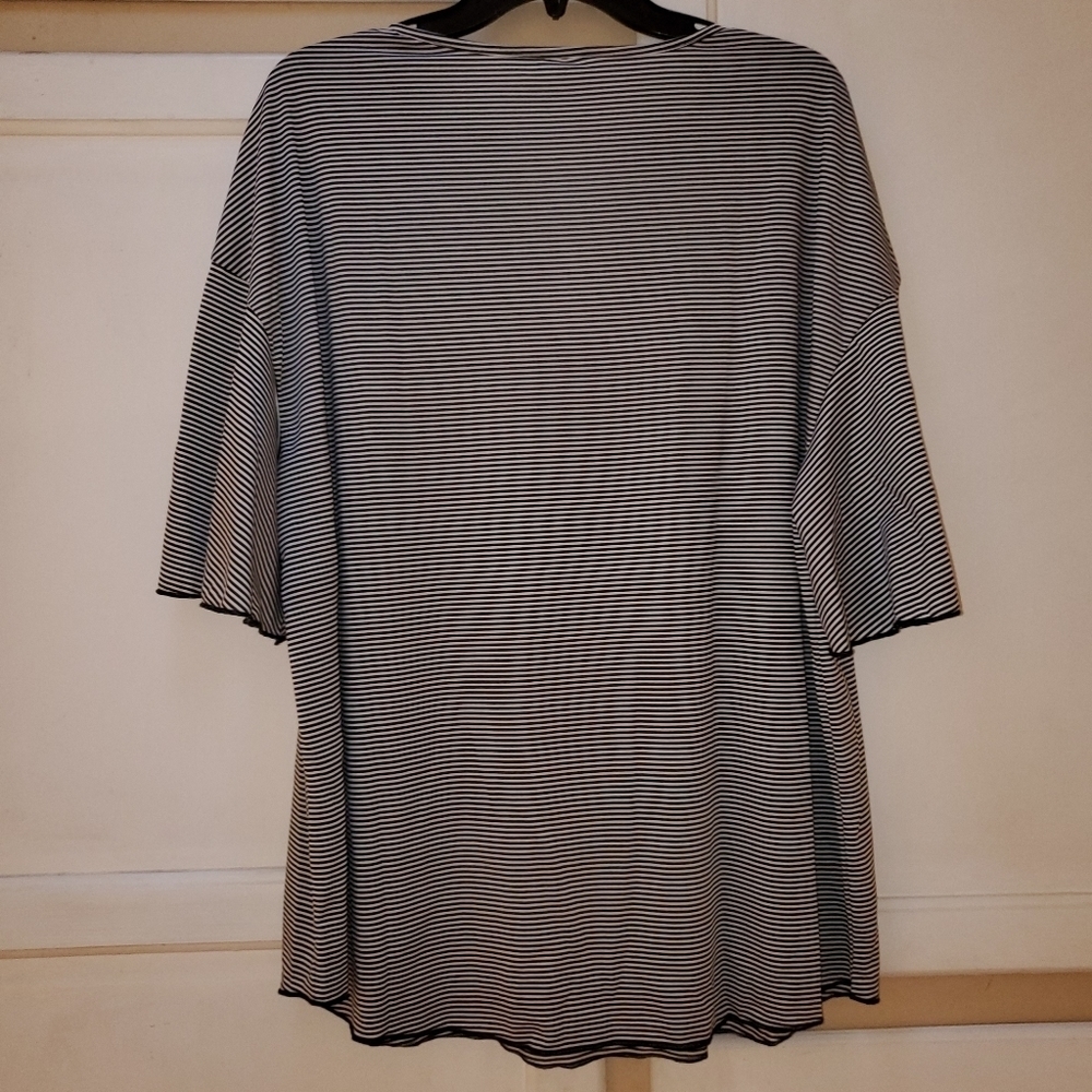 SHEIN Women's Stripped Print Lace Up Tee NWOT - Picture 3 of 3